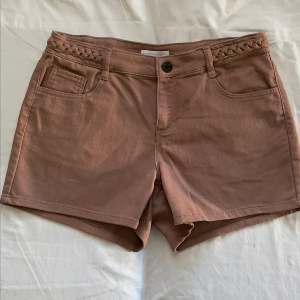 Shorts Taupe color